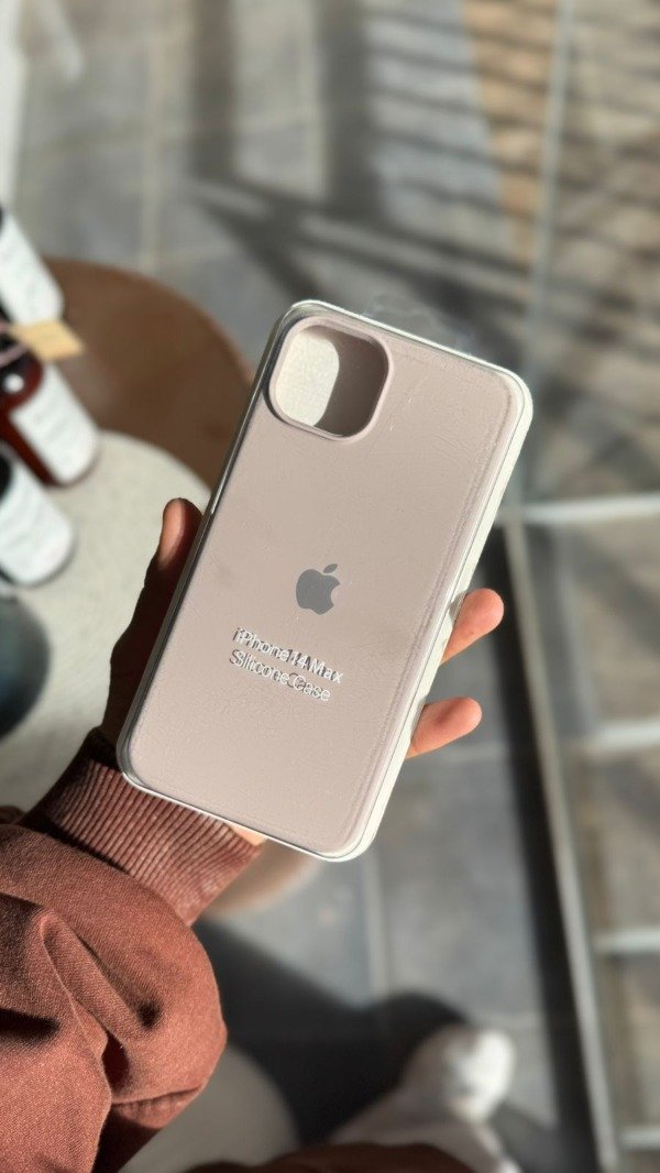 Producto - Silicone Case Sand (Iphone 14 plus)