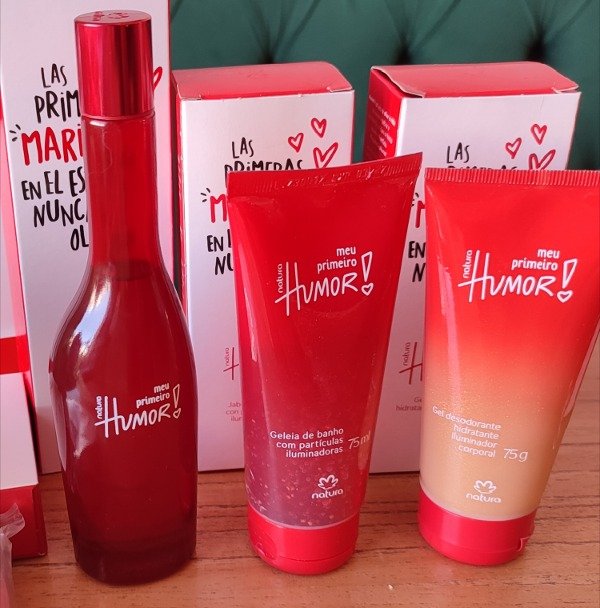 Producto - Perfume humor rojo 75ml + hidratante iluminador+ jabon liquido exfoliante