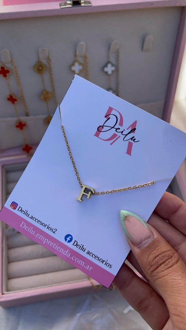 Producto - Collar inicial F gold