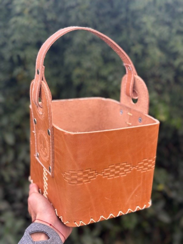 Producto - MATERA DE CUERO COLOR SUELA