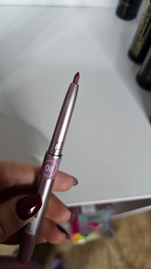 Producto - DELINEADOR DE LABIOS 08
