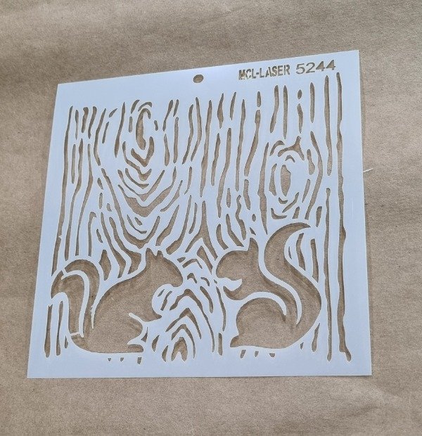 Producto - St 5244 de 15x15 cm Stencil Ardillas vetas madera