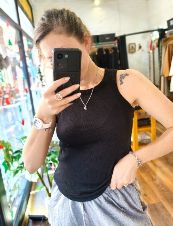 Producto - Musculosa Morley