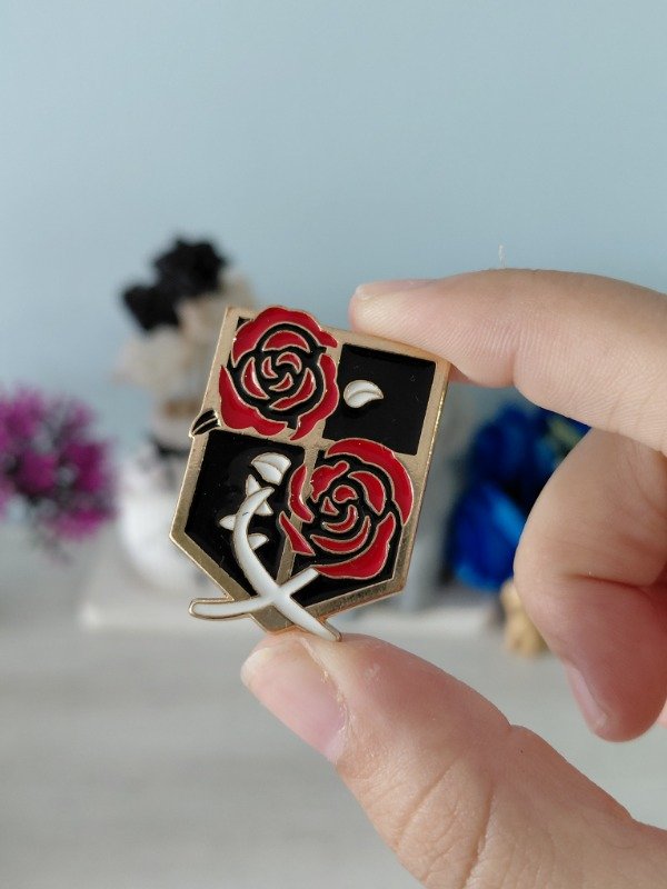 Producto - Pin metalizado - Attack on Titan #0054