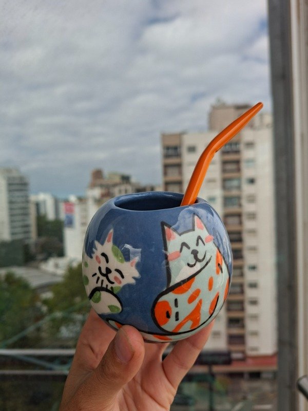 Producto - Mate Redondo Gatitos fondo azul