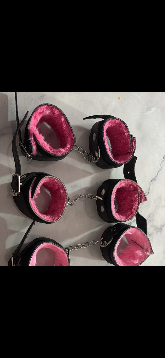 Producto - Esposas de cuero y peluche