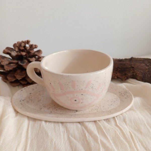 Producto - Kits taza y bandeja ojo rosa