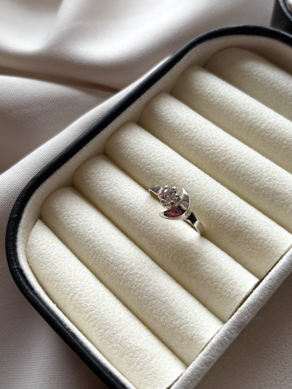 Producto - anillo moon con cubic talle 19