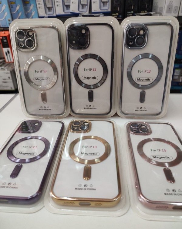 Producto - Funda metalizada iPhone 13