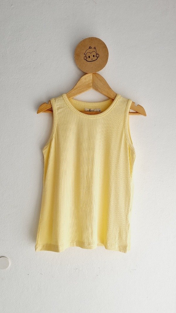 Producto - Musculosa helly amarilla