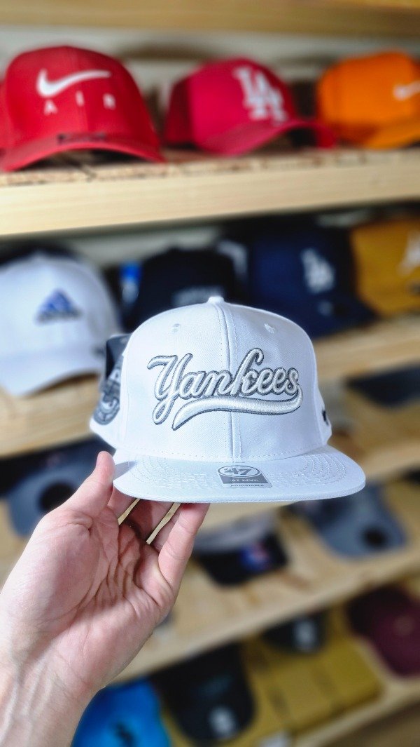 Producto - GORRA PREMIUM YANKEES GRIS PLANA