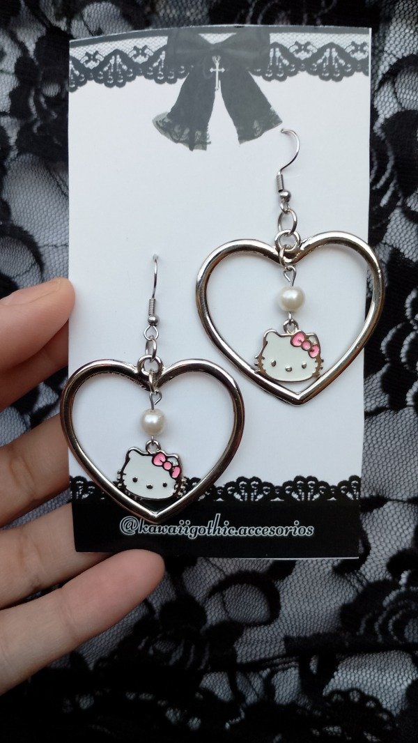 Producto - Aros Kitty Corazón (1 en stock)