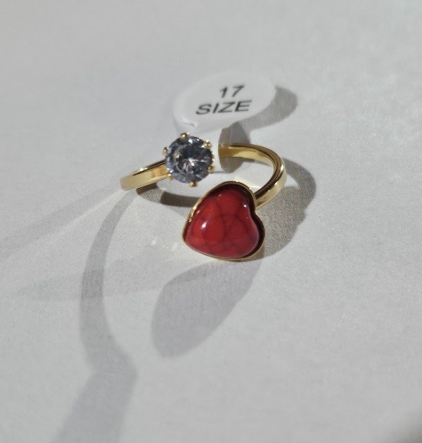 Producto - Anillo dorado corazon rojo y strass
