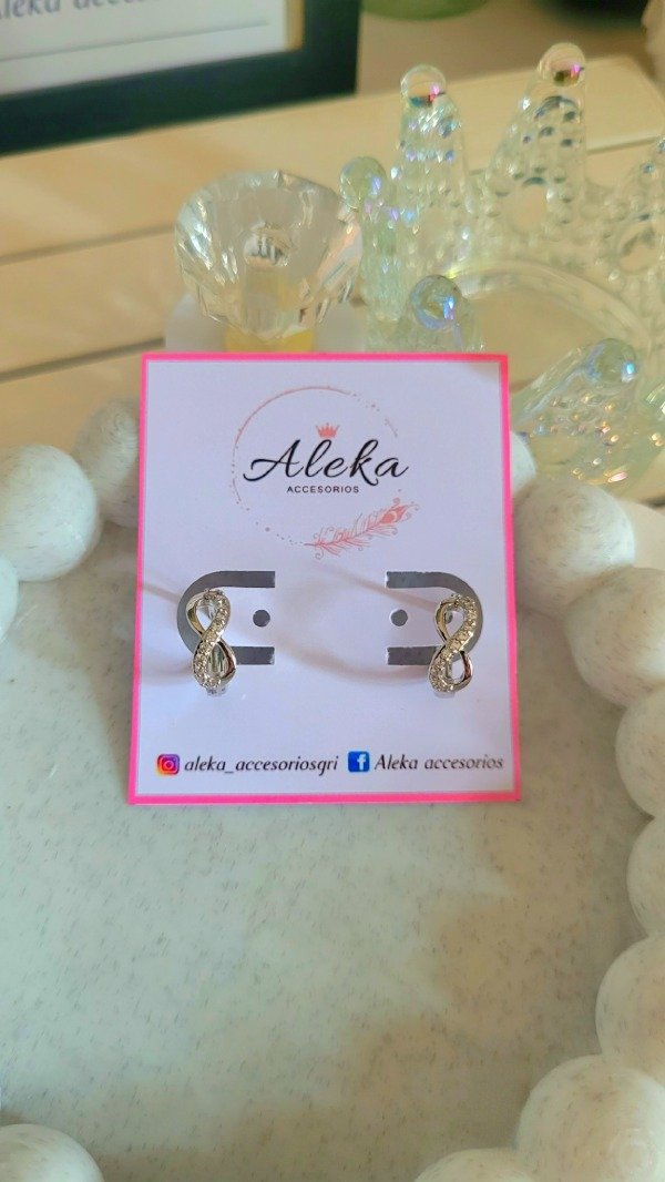 Producto - Argollas infinito con zirconia plateado - 2