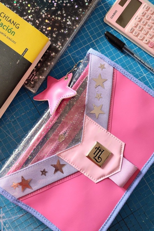 Producto - "POUR MOI"  PORTA LIBRO A5