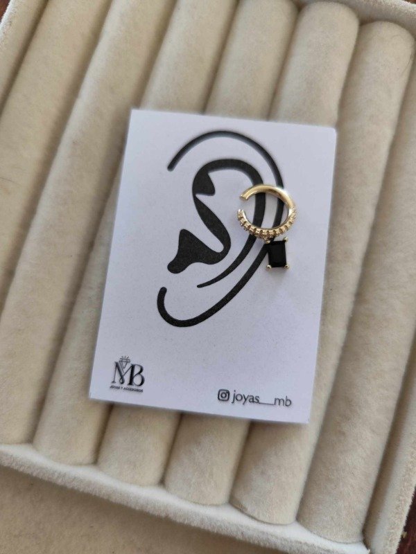 Producto - Aro cuff strass negro . Dorado.