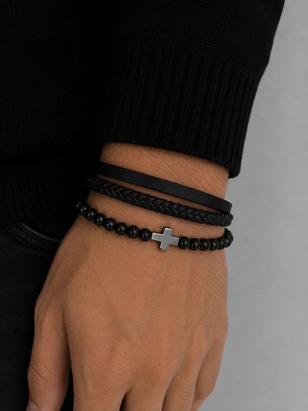 Producto - Pulsera cuatriple de cuero negra con cruz