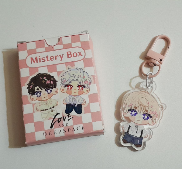 Producto - Mistery Box - Love and Deepspace