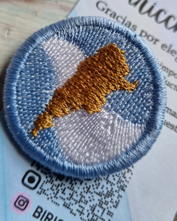 Producto - Temporada Patria 2026 - Escarapela "Mi País 1"