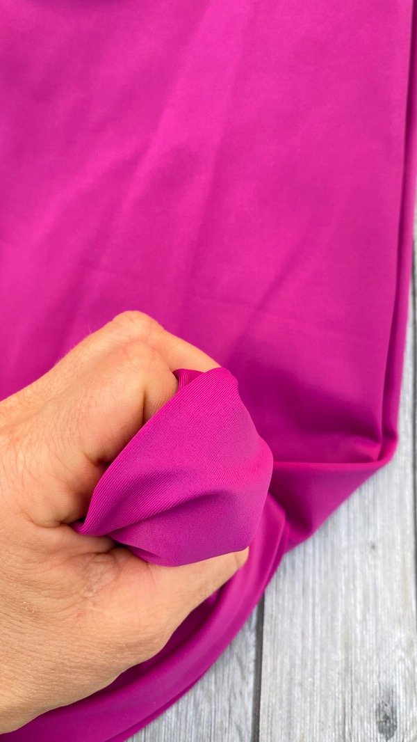Calza corta Dragon Fruit de tejido liviano de lycra — imagen 5