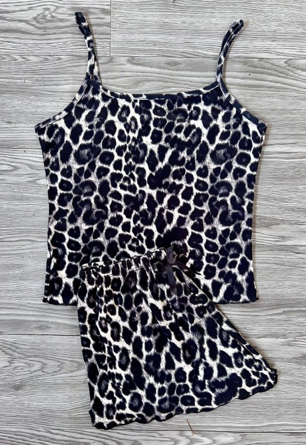 Producto - pijama morley animal print negro y blanco