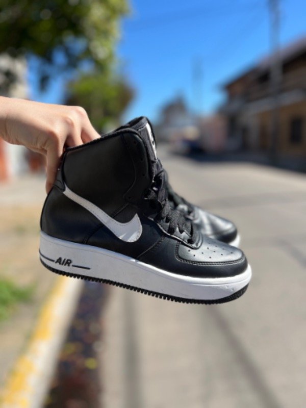 Producto - AIR FORCE BOTITA NEGRA