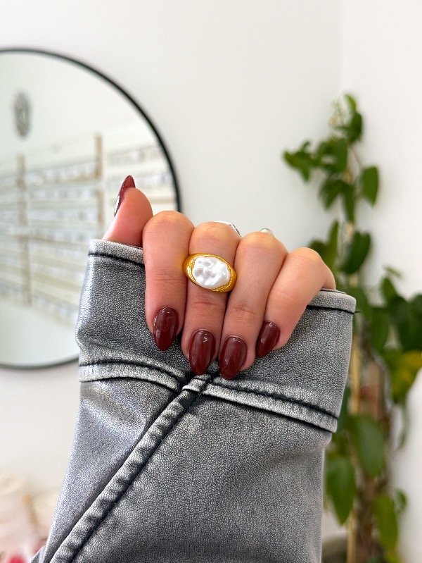 Producto - Anillo bañado en oro perla irregular chiquita