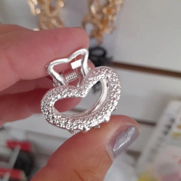 Producto - Broche metálico plateado