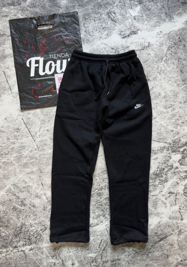 Producto - Pantalón Nike Basic Negro