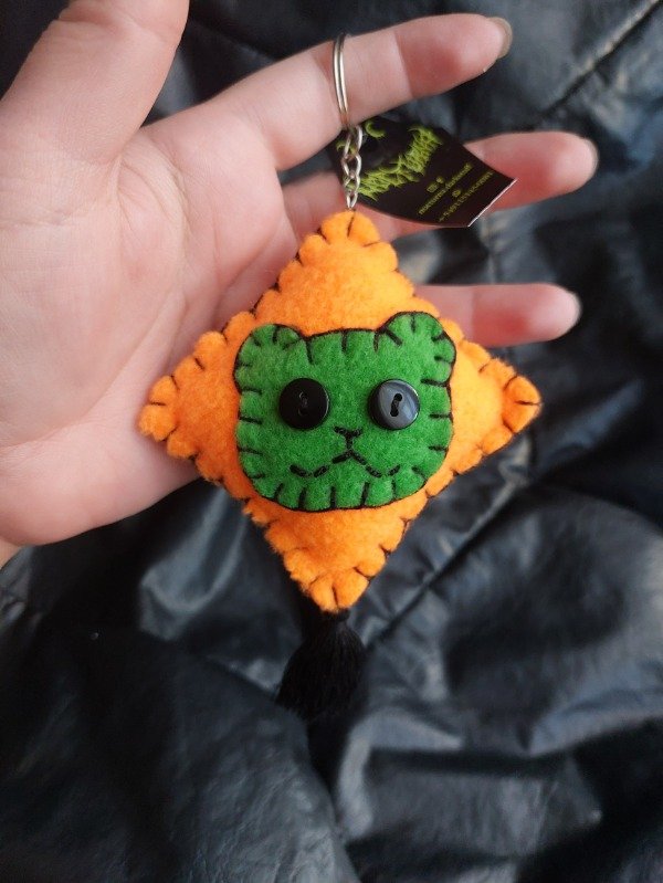 Producto - Llavero Kitten verde y anaranjado neón