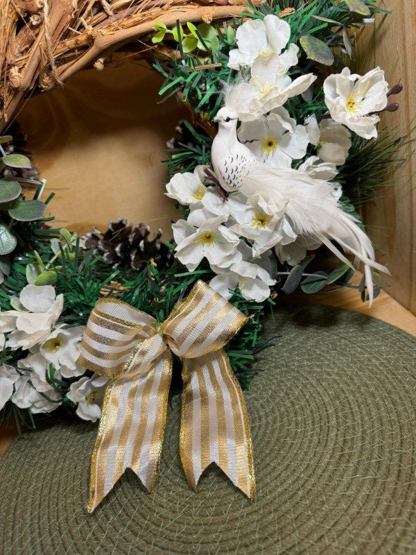 Producto - Corona Praga Flores Blancas 35 cm (Efectivo: 34.320)