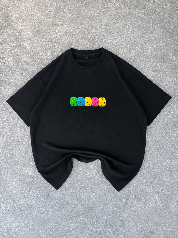 Producto - Remera Regular Negra Dados