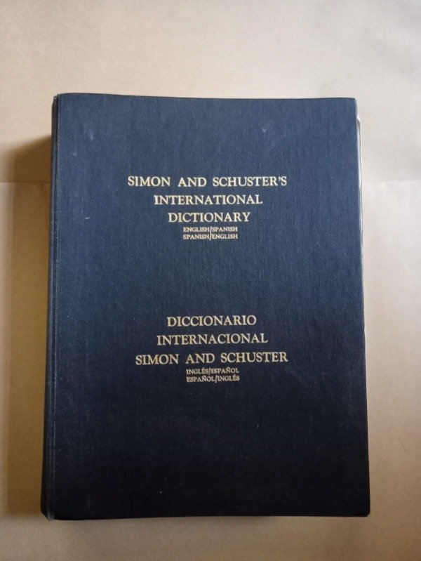 Producto - Simon and Schuster's international dictionary - Macmillan Sin Fechar T D