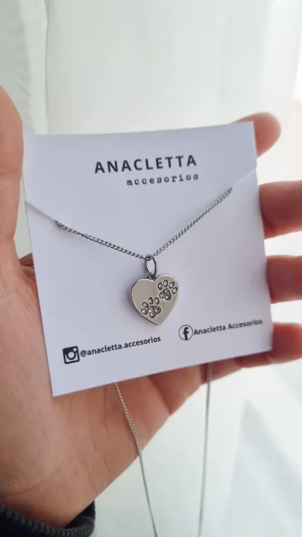 Producto - Collar huellita con detalles en strass Aq