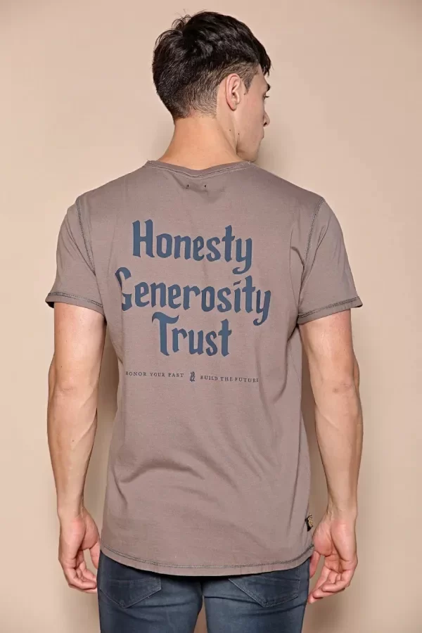 Producto - Remera Honesty Marron Old Bridge