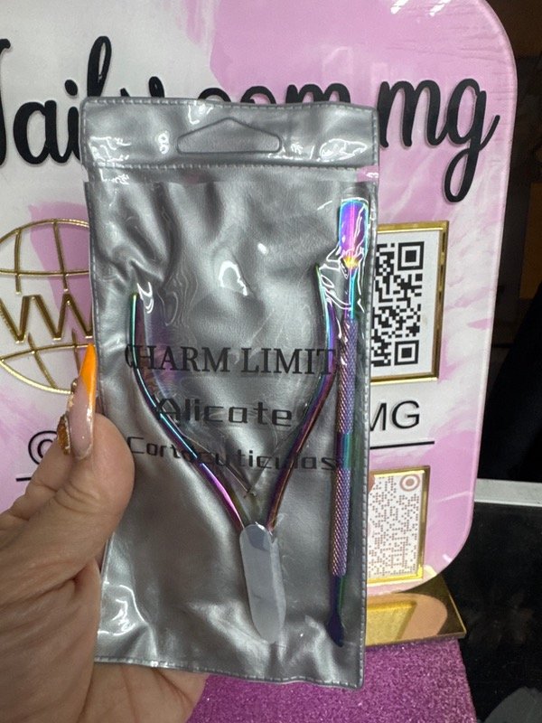 Producto - Corta cuticulas + repujador charm limit tornasol
