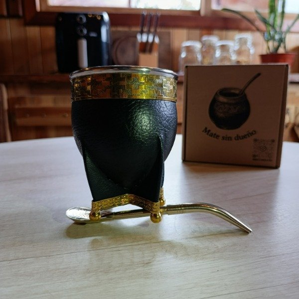 Producto - Imperial de cuero con virola de acero inox., con esquineros y bolita de bronce