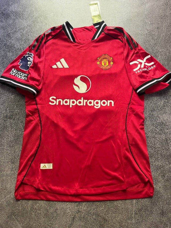 Producto - Manchester United local 25/26 version jugador Premier League con estampado