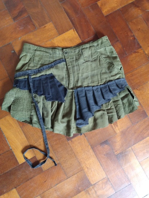 Producto - Pollera guerillera upcycling