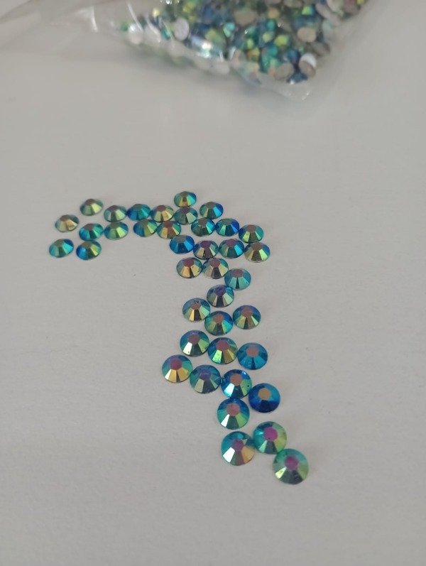 Producto - Strass SS30 - 6mm aprox. Azul tornasolado - 0