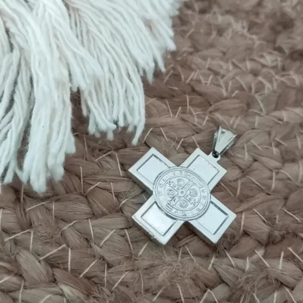 Producto - DIJE CRUZ SAN BENITO cod 2.5