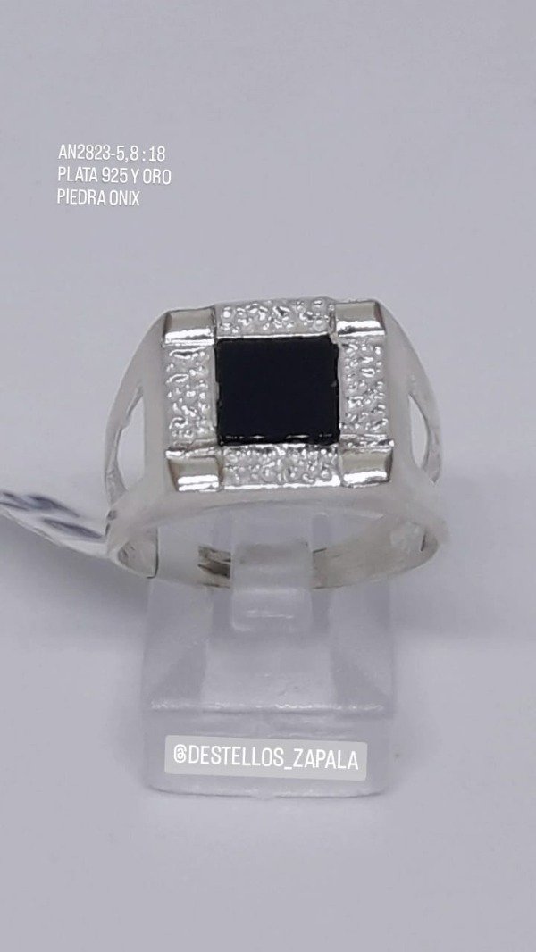 Producto - ANILLO CUADRADO CON PIEDRA ONIX