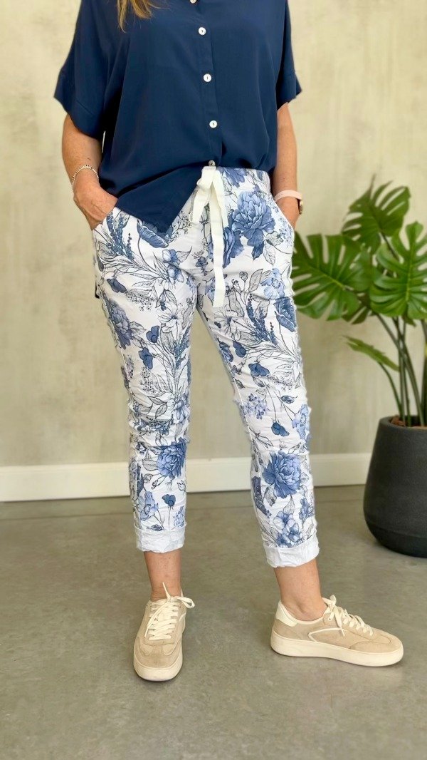 Producto - Babucha italiana fondo blanco estampa azul