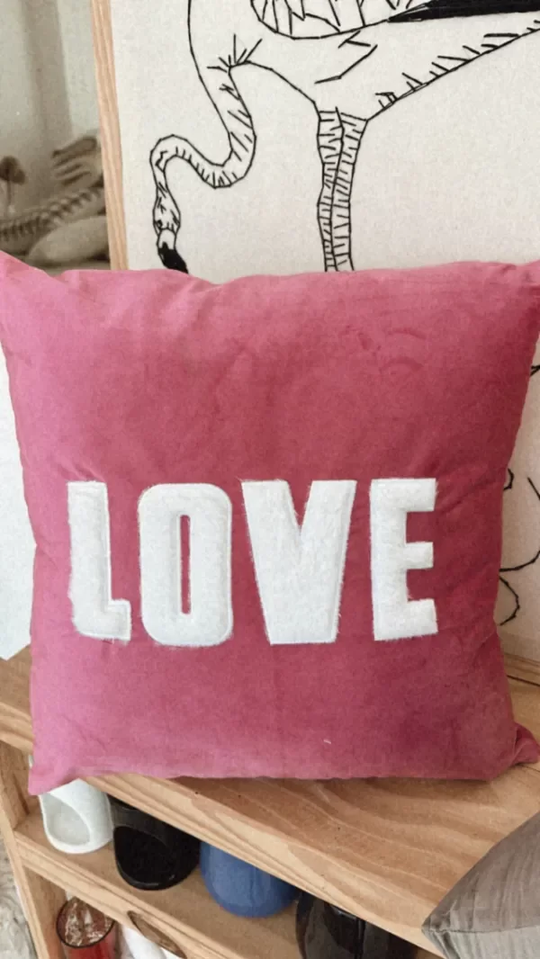 Producto - ALMOHADON LOVE