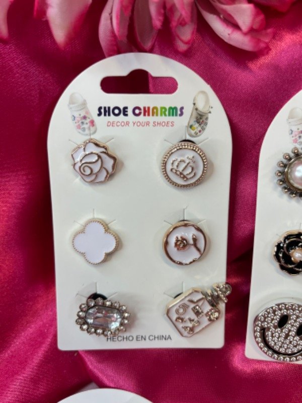 Producto - Pin para crocs-Diferentes modelos - 1