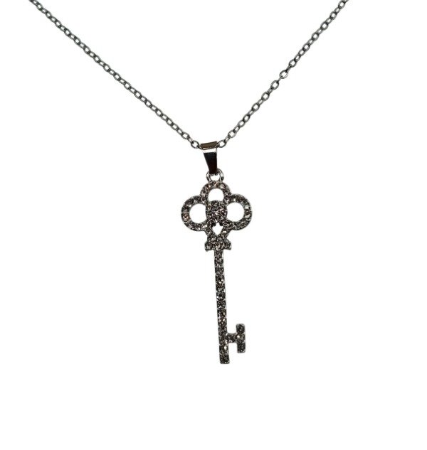 Producto - Cadenita con dije y strass  modelos surtidos (llave, moño, corazón y más)