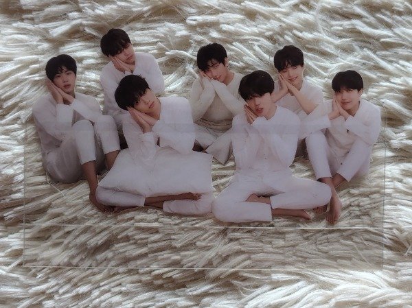 Producto - LY TEAR ALBUM STANDEE POB