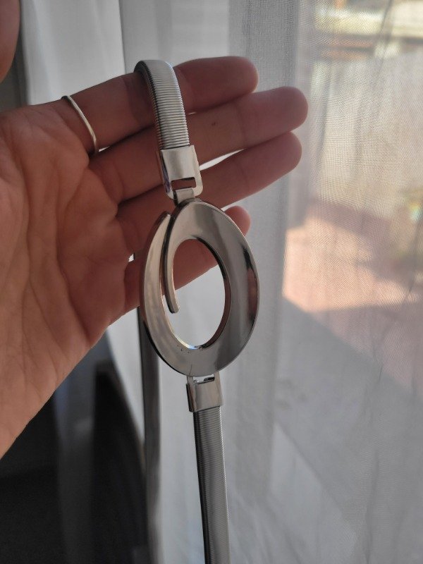 Producto - Cinto elastizado óvalo metálico plateado