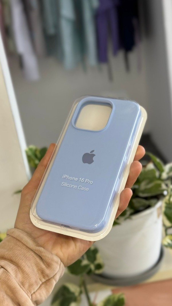 Producto - Silicone Case Celeste Pastel (Iphone 16 Pro)