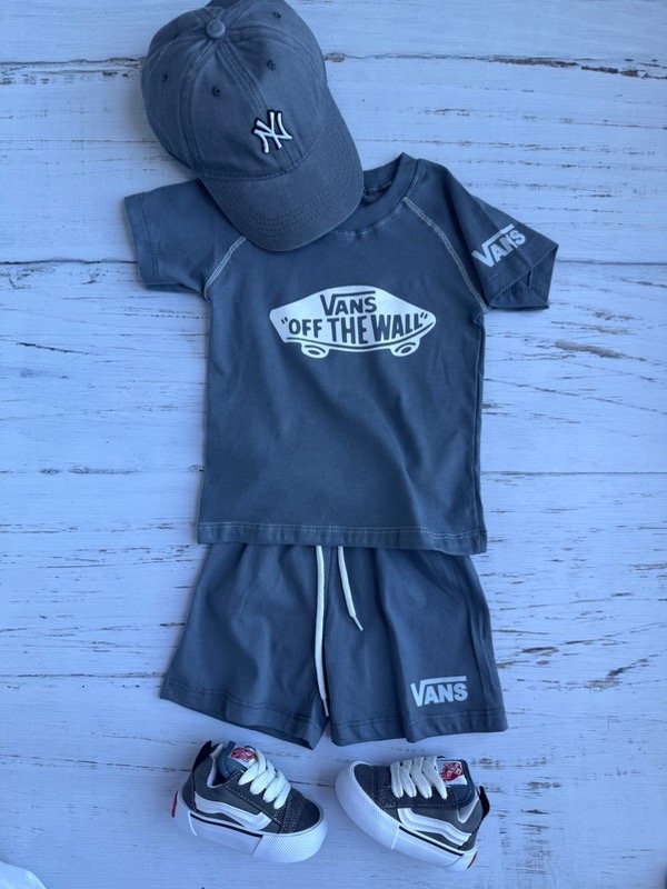 Producto - Conjunto Vans liviano Patineta gris